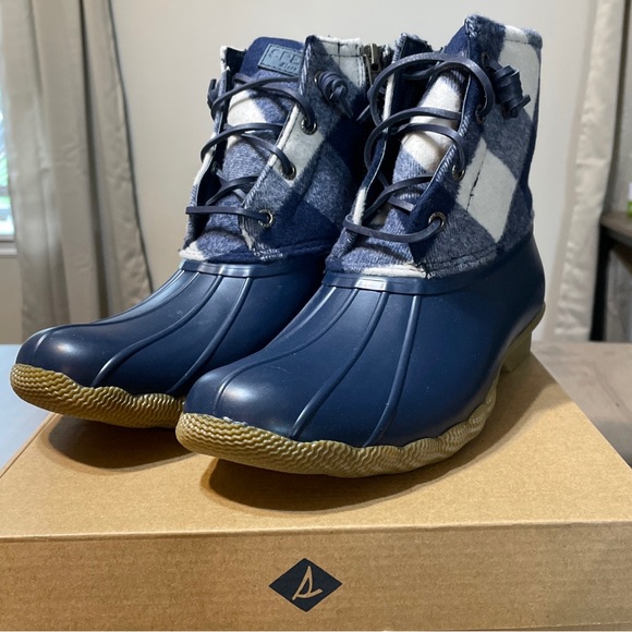 Sperry Shoes - Women's Saltwater Buffalo Check Navy Duck Boot Size 9 New in Box